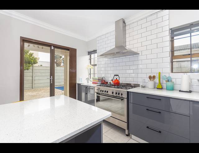 3 BEDROOM FREEHOLD FOR SALE IN PARKLANDS